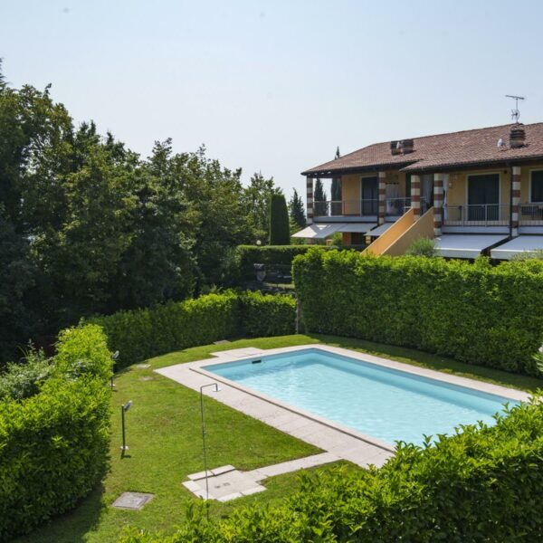 Newly renovated flat on Lake Garda with pool, ideally located near Garda and Bardolino